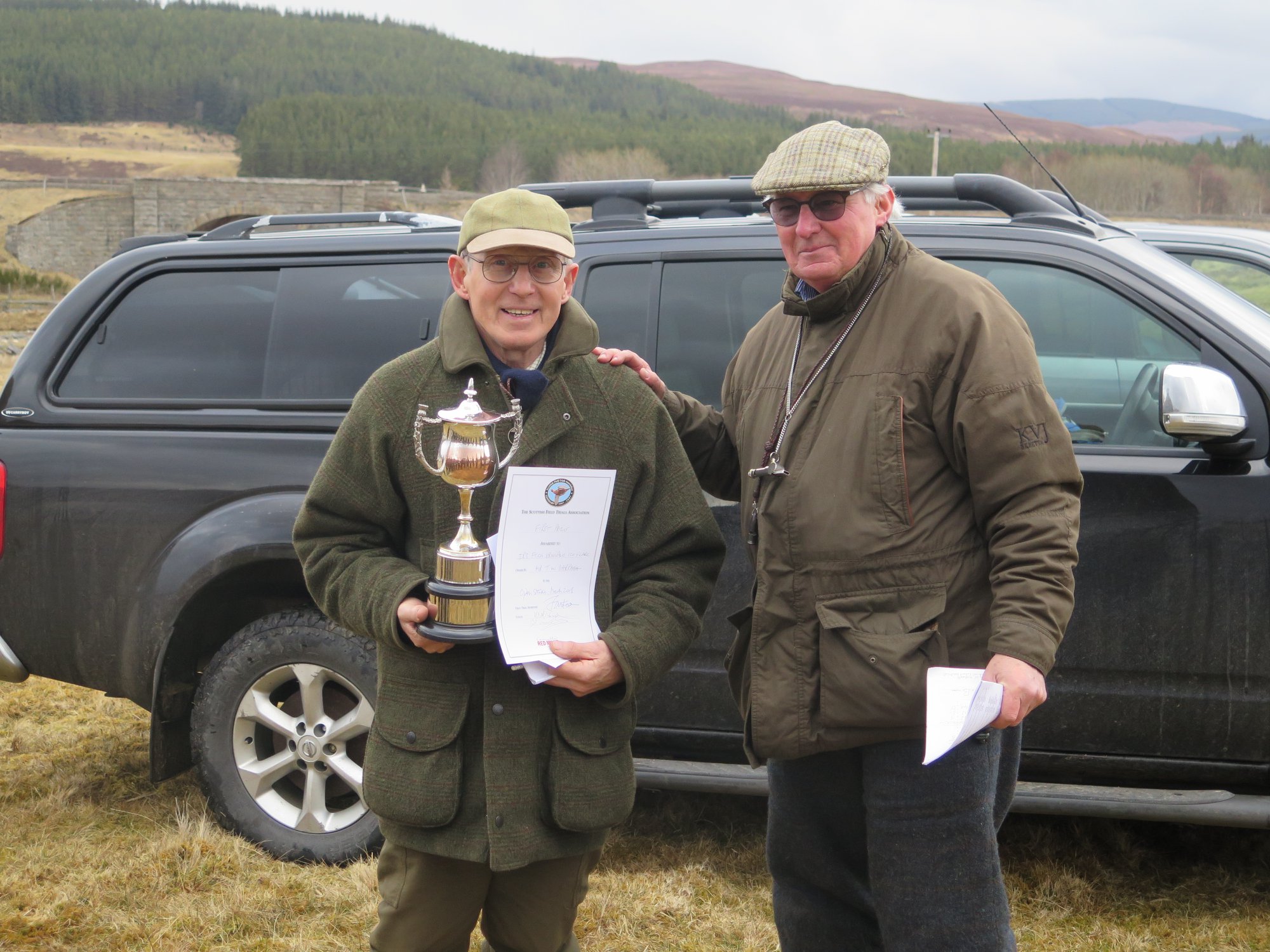 The Open Stake for Pointers and Setters on Friday March 30,2018 was won by Billy Darragh's Irish Setter bitch FT CH Erinvale Ice Flare. Honorary Secretary Jon Kean presented the Badanloch Cup to Billy. The Judges were Shaun McCormack and Bill Connolly.